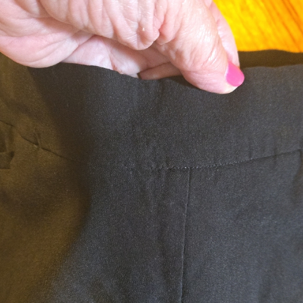 Chico's Black Capris Size 14 - Picture 2 of 6